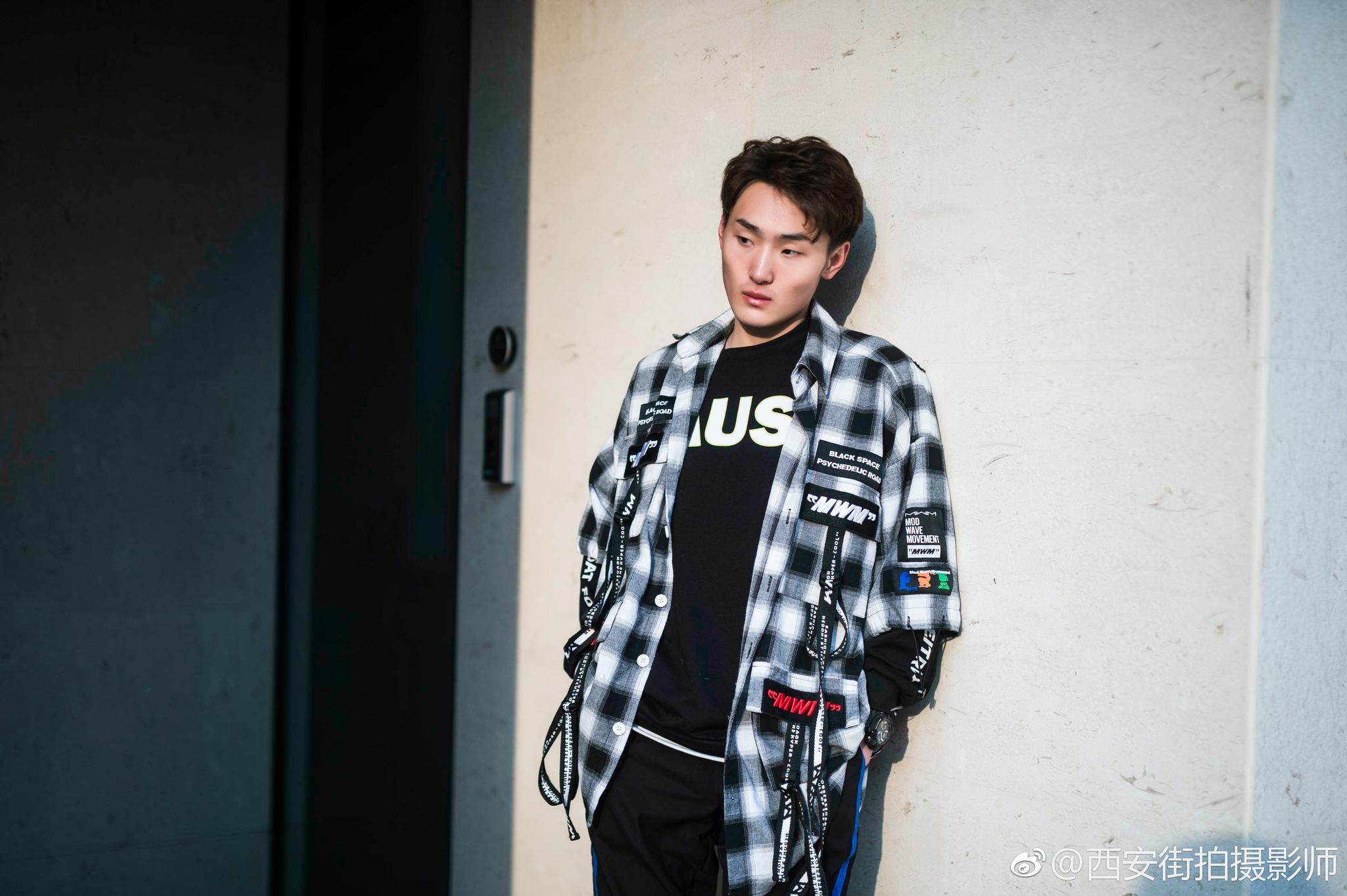 一组西安小帅哥的潮流街拍摄影我出镜奕奕博博