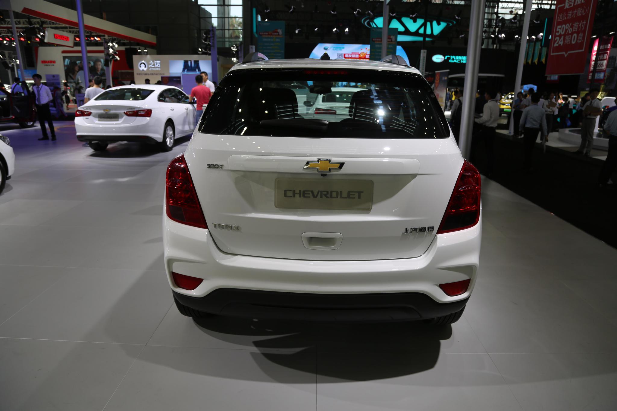 雪佛兰创酷10万级别美式城市精悍suv深港澳车展实拍