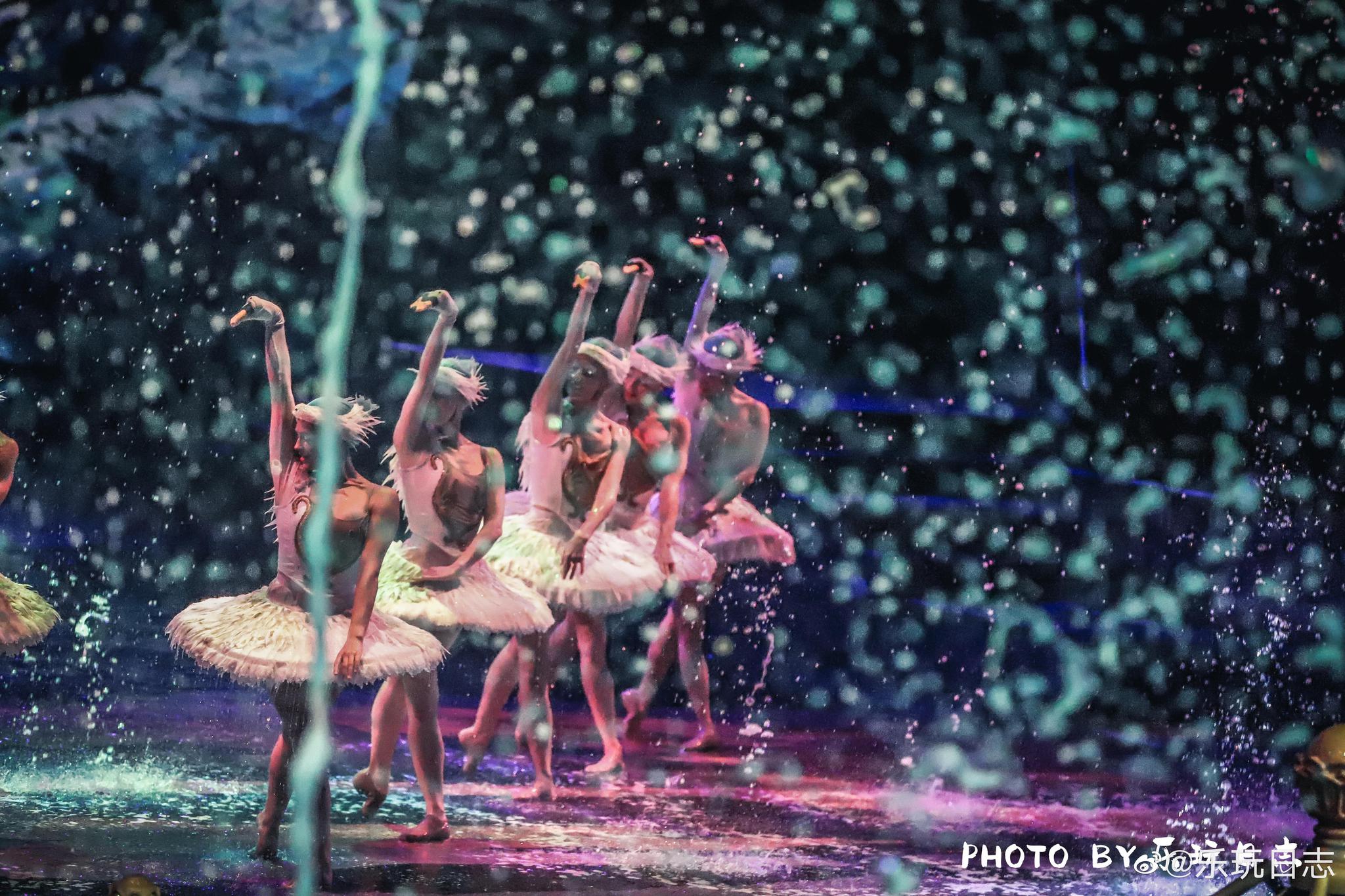 跟着果核旅游走进水舞间剧场,水舞间是澳门最top的舞台秀