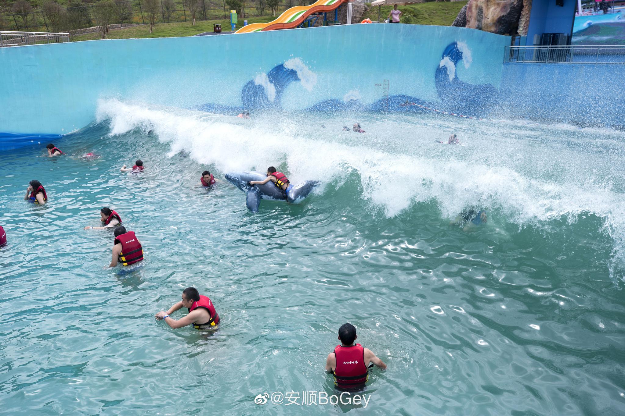 贵州九仙旅游景区有全国特有的洞穴漂流,让你感受不一样的洞穴漂流