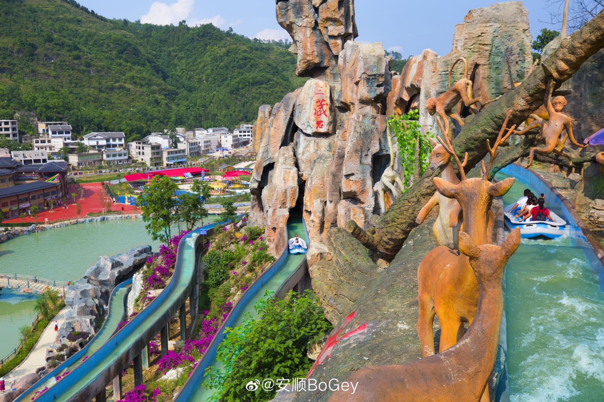 贵州九仙旅游景区有全国特有的洞穴漂流,让你感受不一样的洞穴漂流