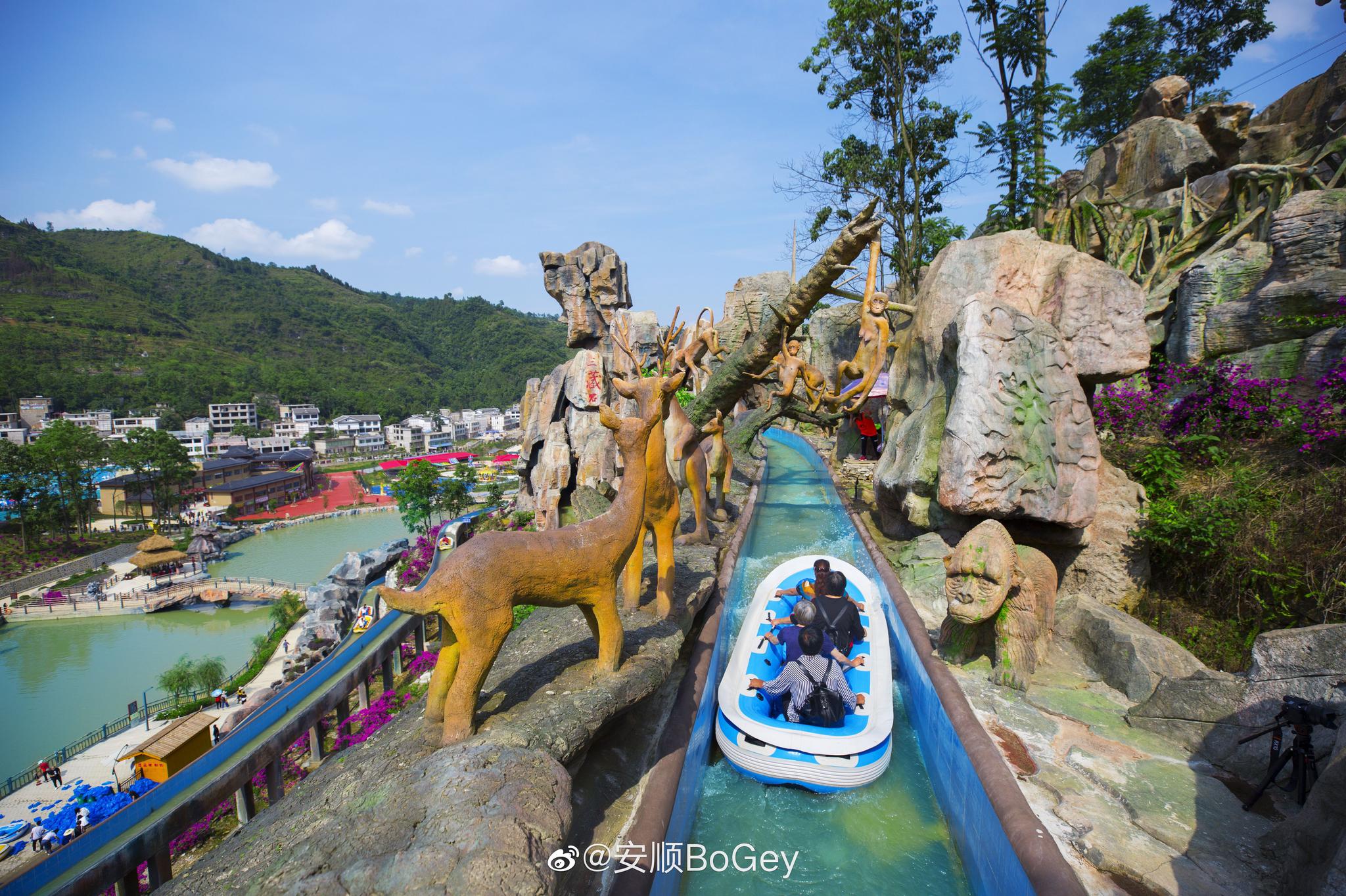 贵州九仙旅游景区有全国特有的洞穴漂流,让你感受不一样的洞穴漂流
