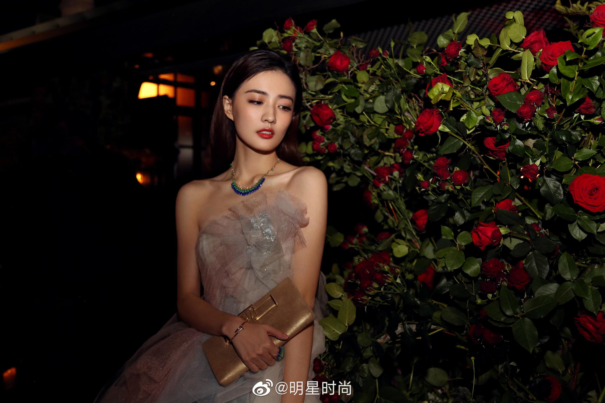 徐璐lulu 现身某奢侈品牌活动的两套look