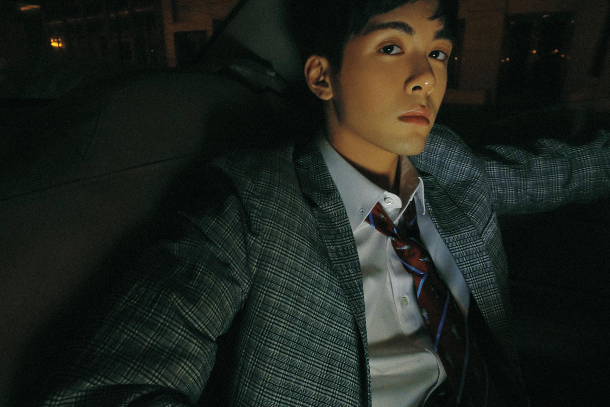 新一弹南国映画写真来袭 街头灯火渐次亮起 化身深夜乘客的小晞