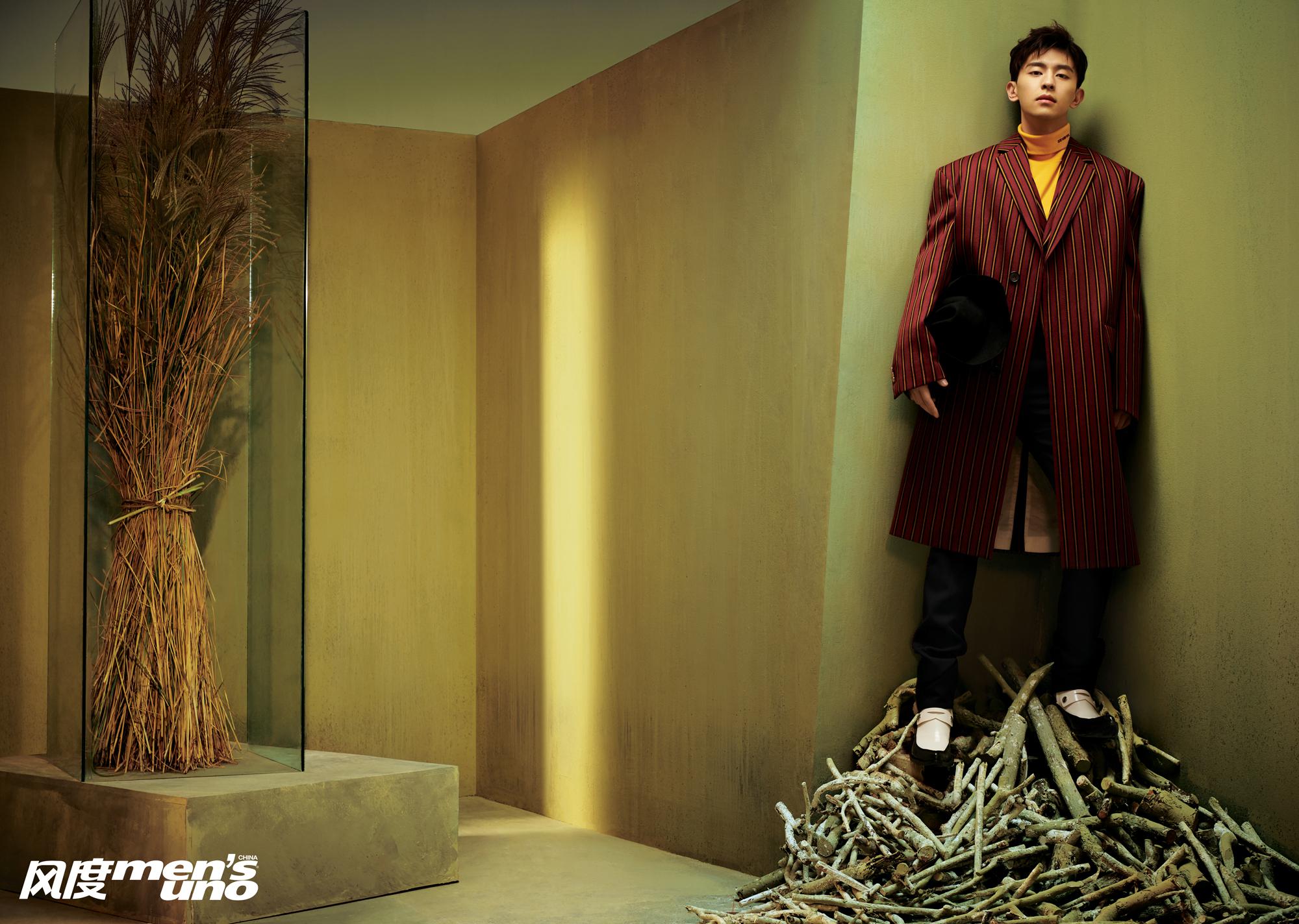 寒冬岁末,@邓伦 登上《风度mens uno》12月号杂志封面