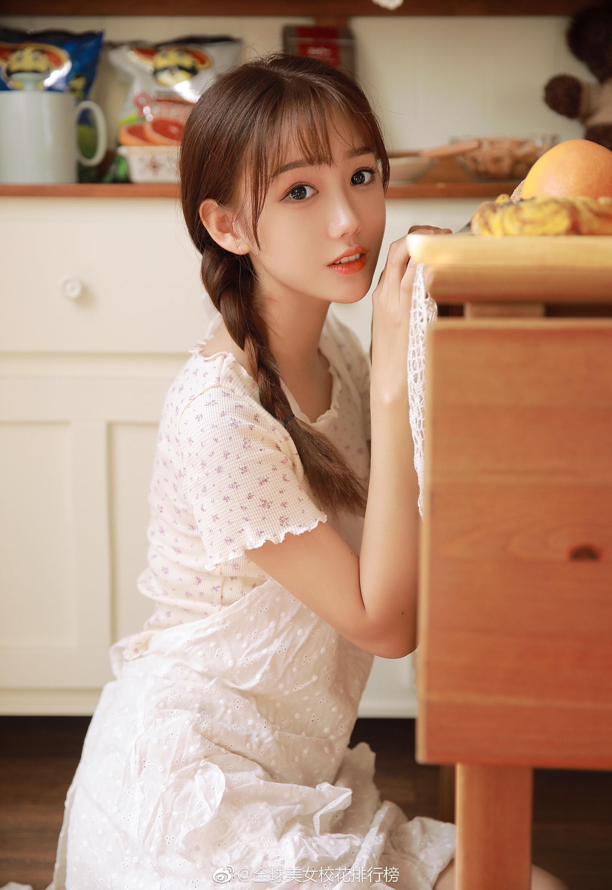 来自赣南师范大学狮子座身高169cm你觉得几分