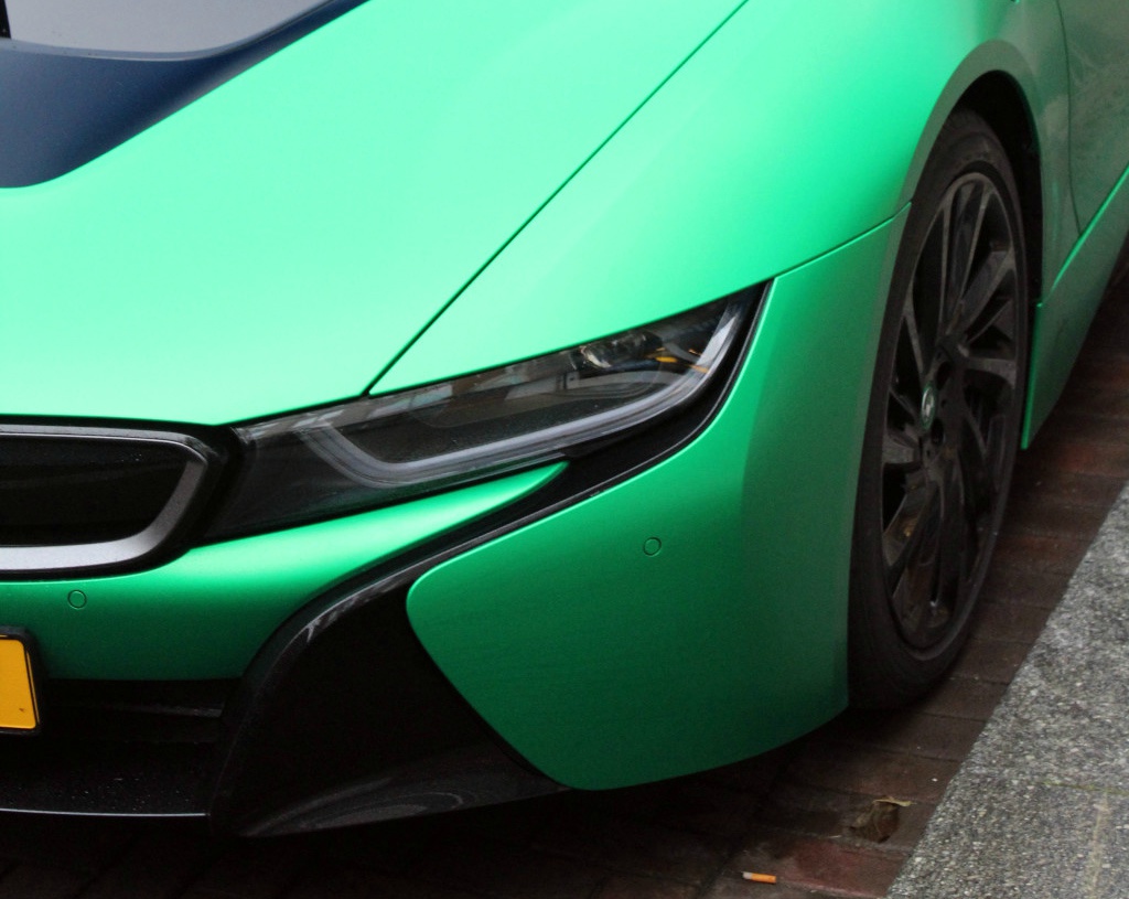 宝马bmw i8 这种哑光绿还真是很艳!