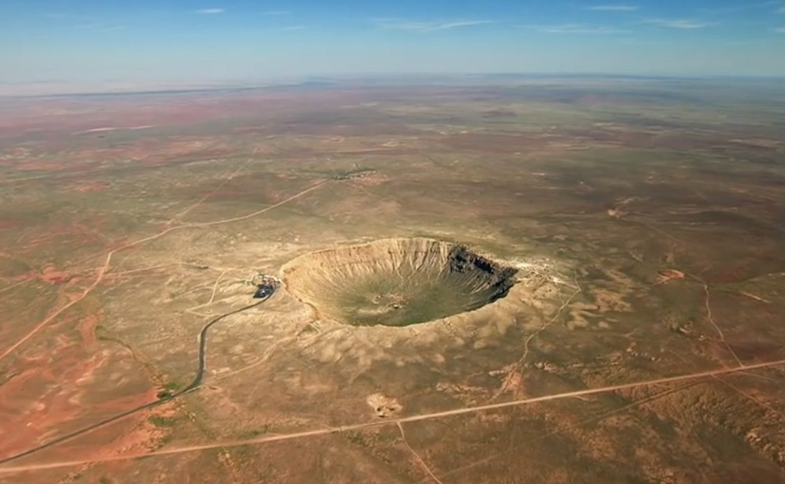 对陨石文化有极度兴趣的驴友,就来到这个位于南非的弗里德堡陨石坑,一