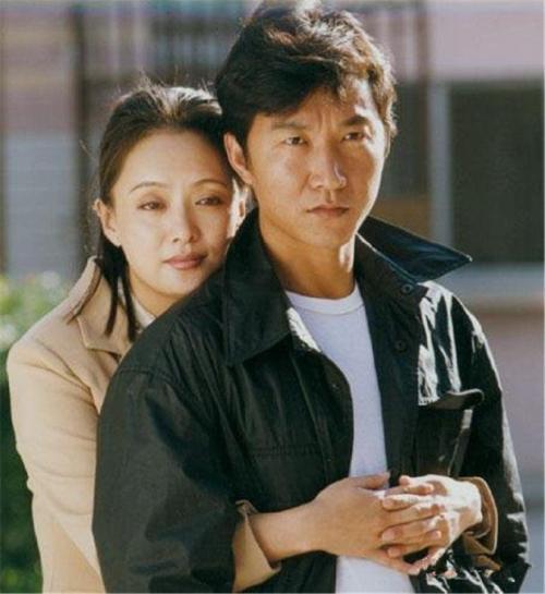 34岁妻子少女打扮,被4名年轻匪徒盯上,导致枪战|张子强|罗艳芳|枪战