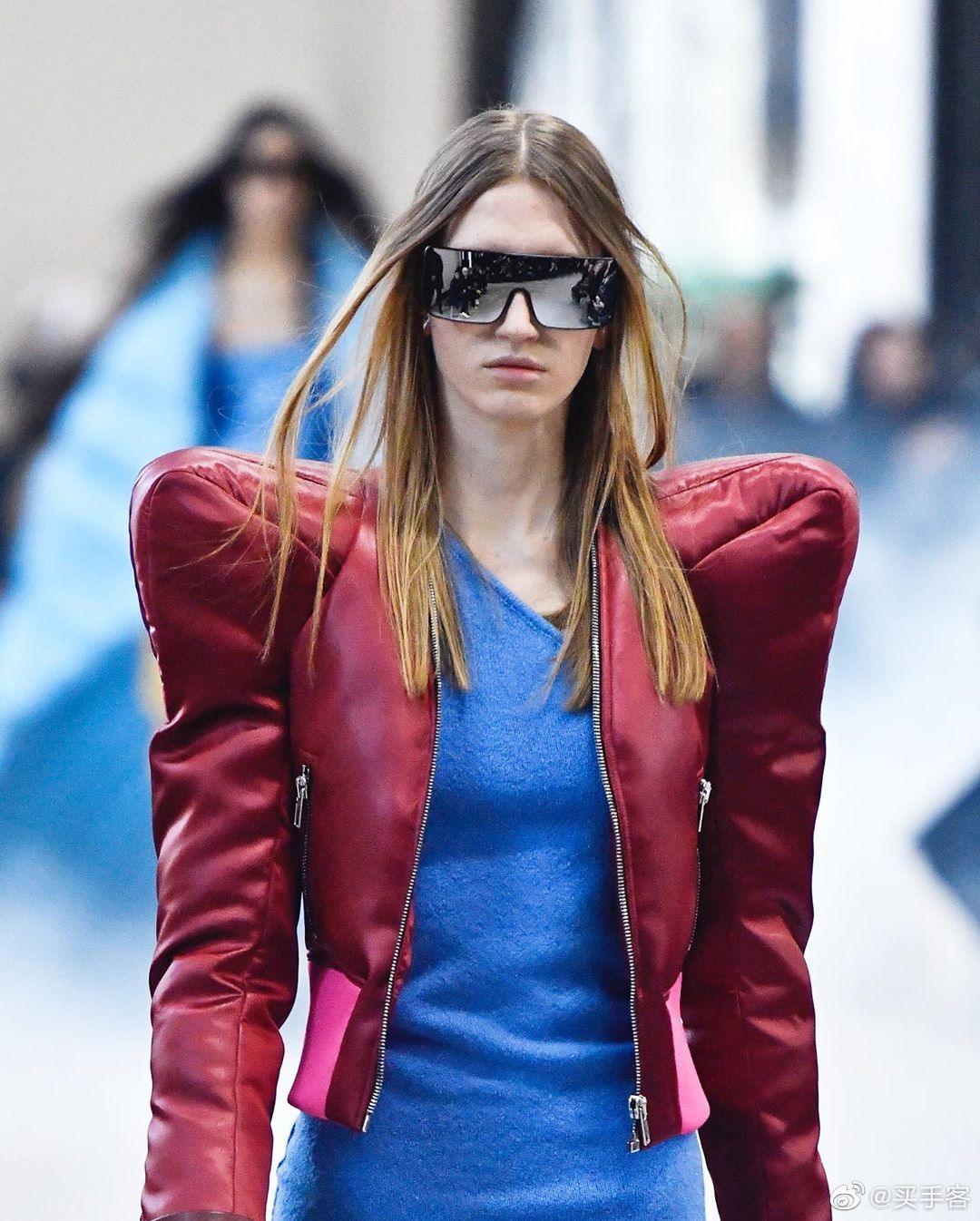 rick owens 2020秋冬再放大招 夸张大垫肩明明白白的写着"生人勿近"