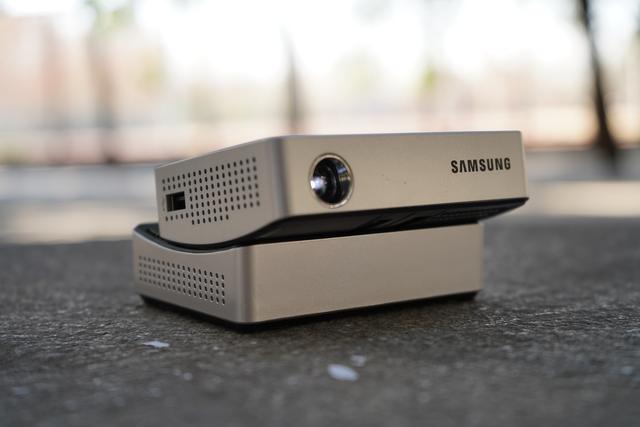 方寸之间三星智能激光投影仪开箱外观鉴赏