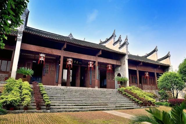 千家峒源流记》记载,千家峒是瑶族先民繁衍生息,安居乐业的聚居地之一