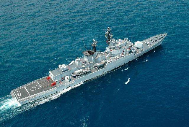 十多艘军舰放在码头生锈战力比肩054a网友有钱任性