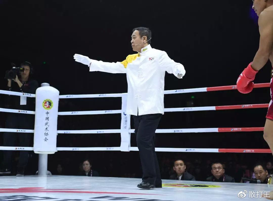 散打人物|李士英,书生剑客谈武术散打市场化!|李士英|散打|武术散打_新浪新闻