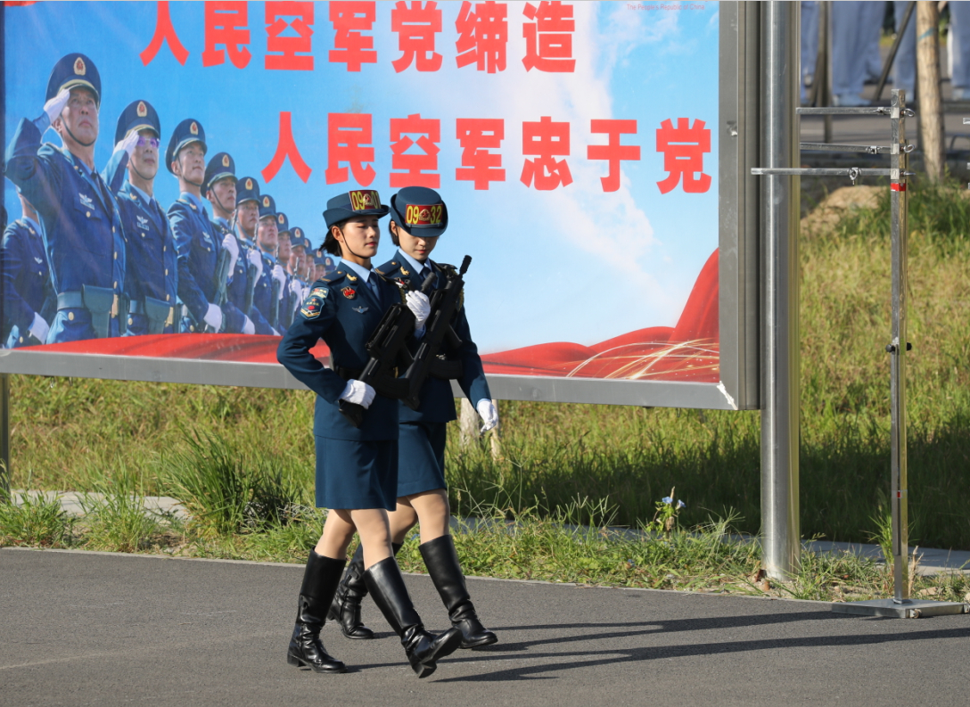 大阅兵女兵方队背后的点滴花絮!@中国摄影师联盟