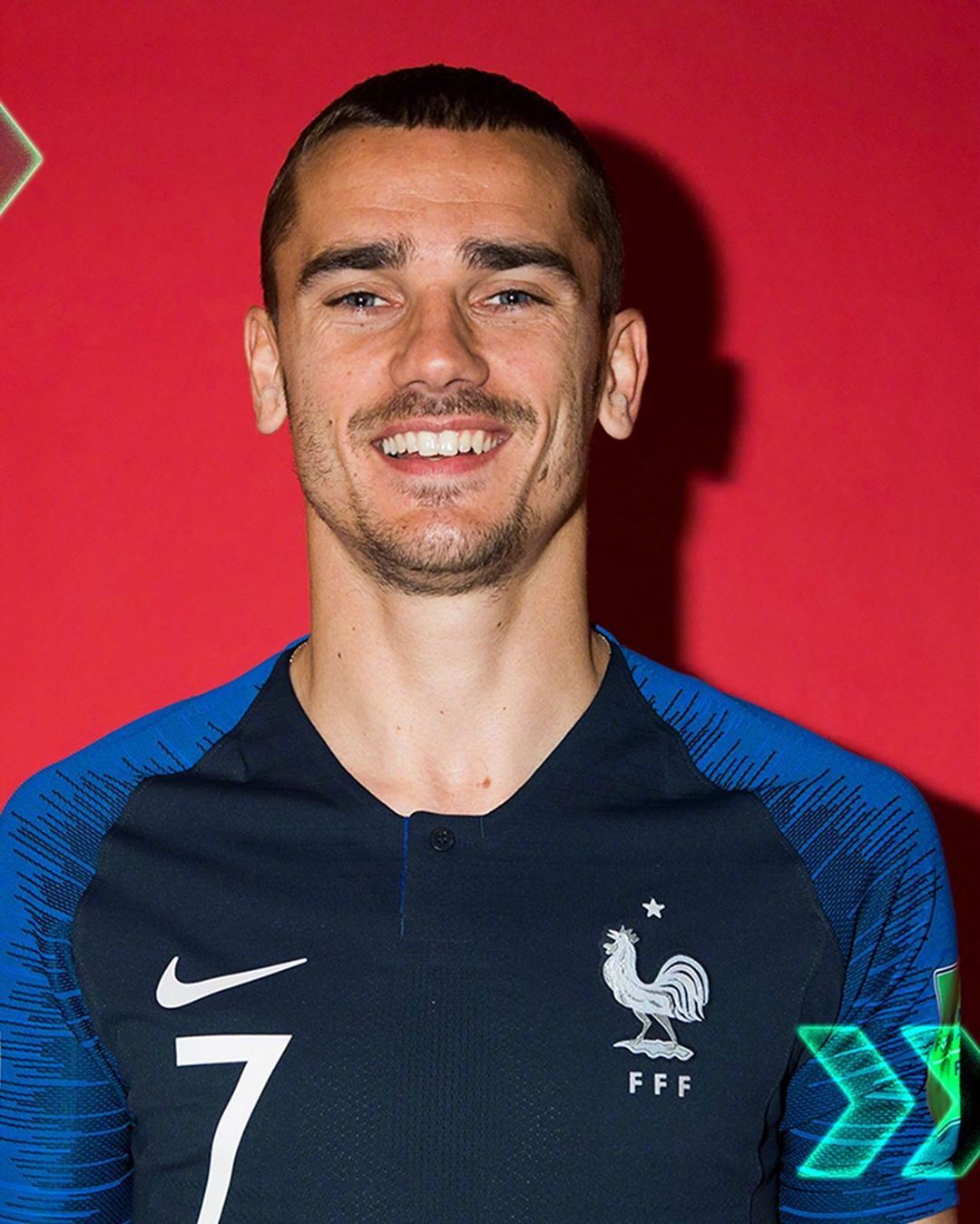 巴萨球员格列兹曼的发型演变,你最喜欢哪一种style