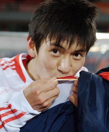 看着武磊如今成为中超金靴,杨一虎也需要更加努力了.