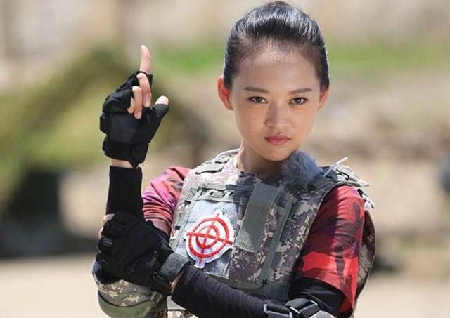 张若昀秒删的微博揭示其混乱家庭关系第二任继母冯越比他小5岁