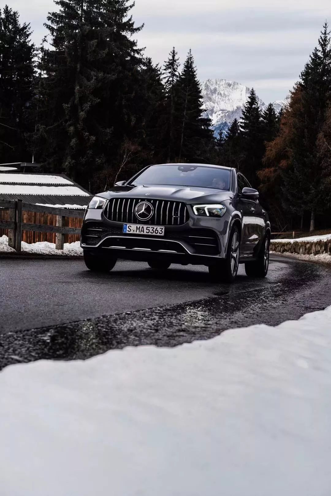 海外试驾丨冰与火之歌，奥地利首试全新梅赛德斯-AMG GLE 53 Coupe