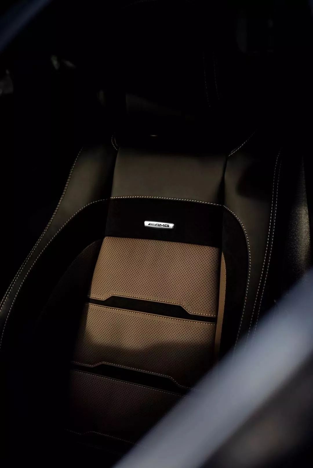 海外试驾丨冰与火之歌，奥地利首试全新梅赛德斯-AMG GLE 53 Coupe