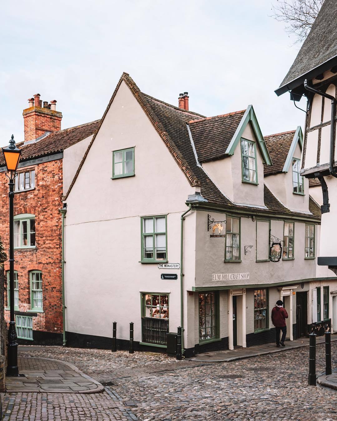 英国诺里奇elmhill大街仍保持着中世纪的魅力和气氛是当地的古玩贸