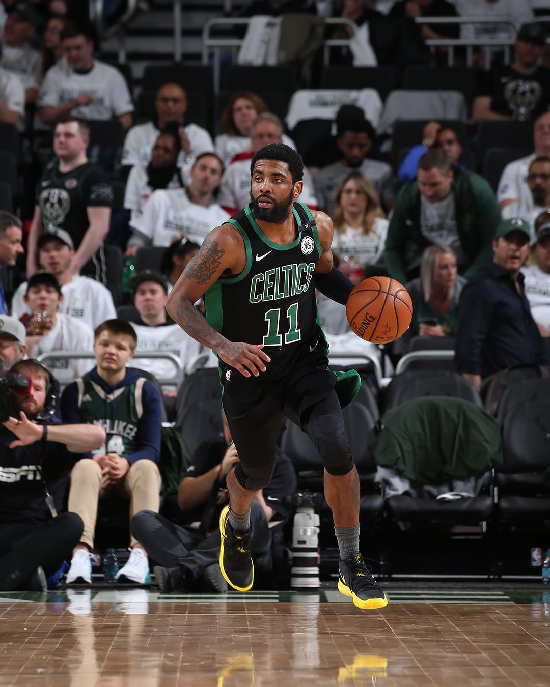 欧文回归主场引爆巴克莱中心