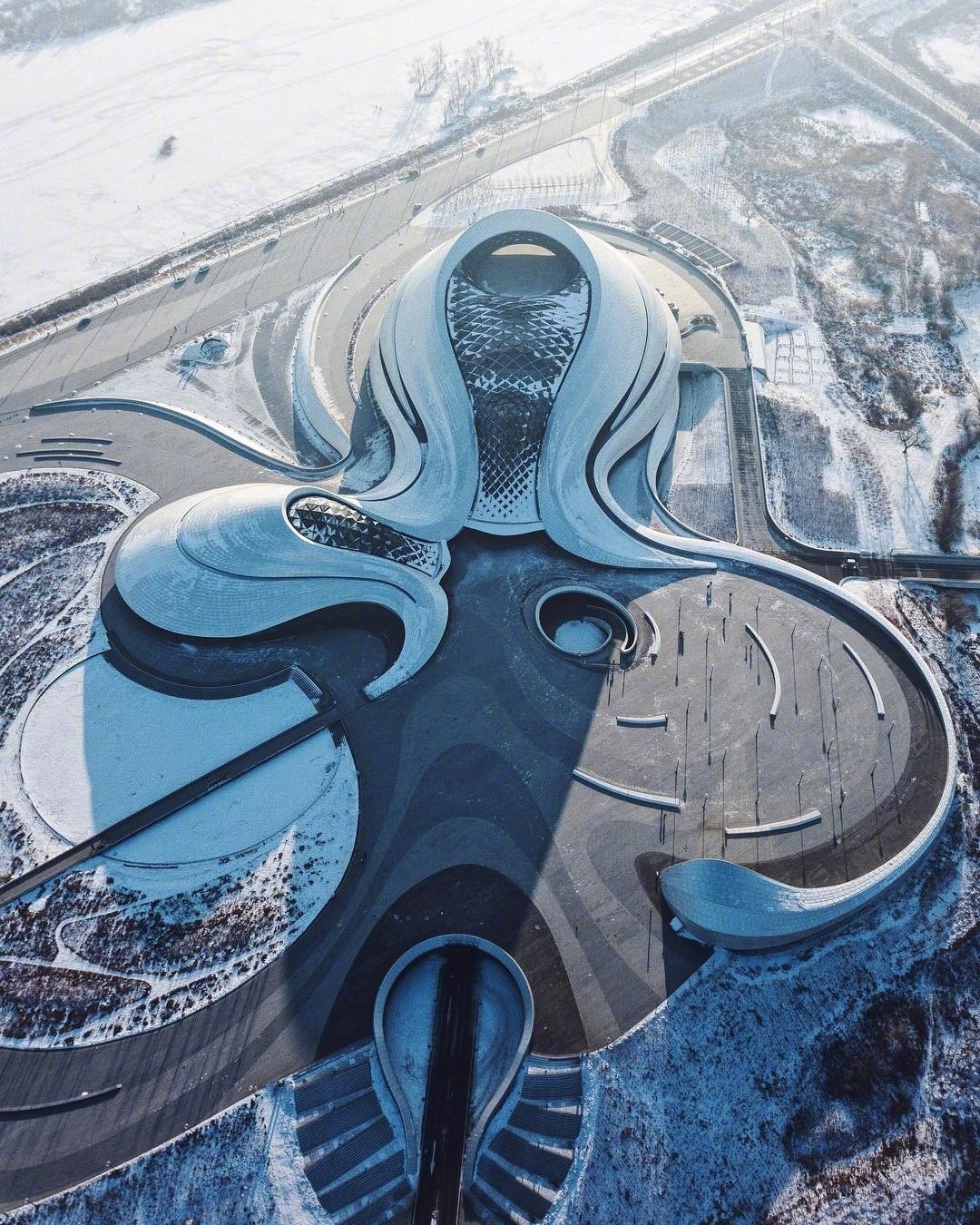 在史诗般的奇幻世界中重温