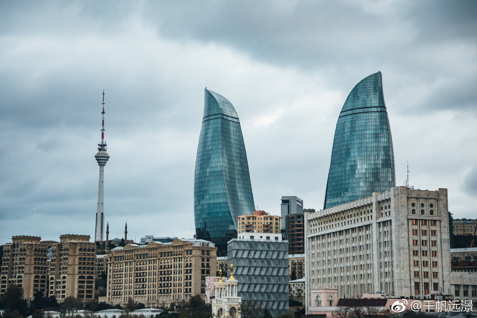 火焰塔flametower是巴库新城如今的地标