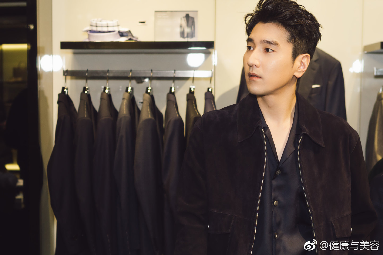 boss大中华区代言人@hero赵又廷 提前一天来到纽约boss精品店|赵又廷