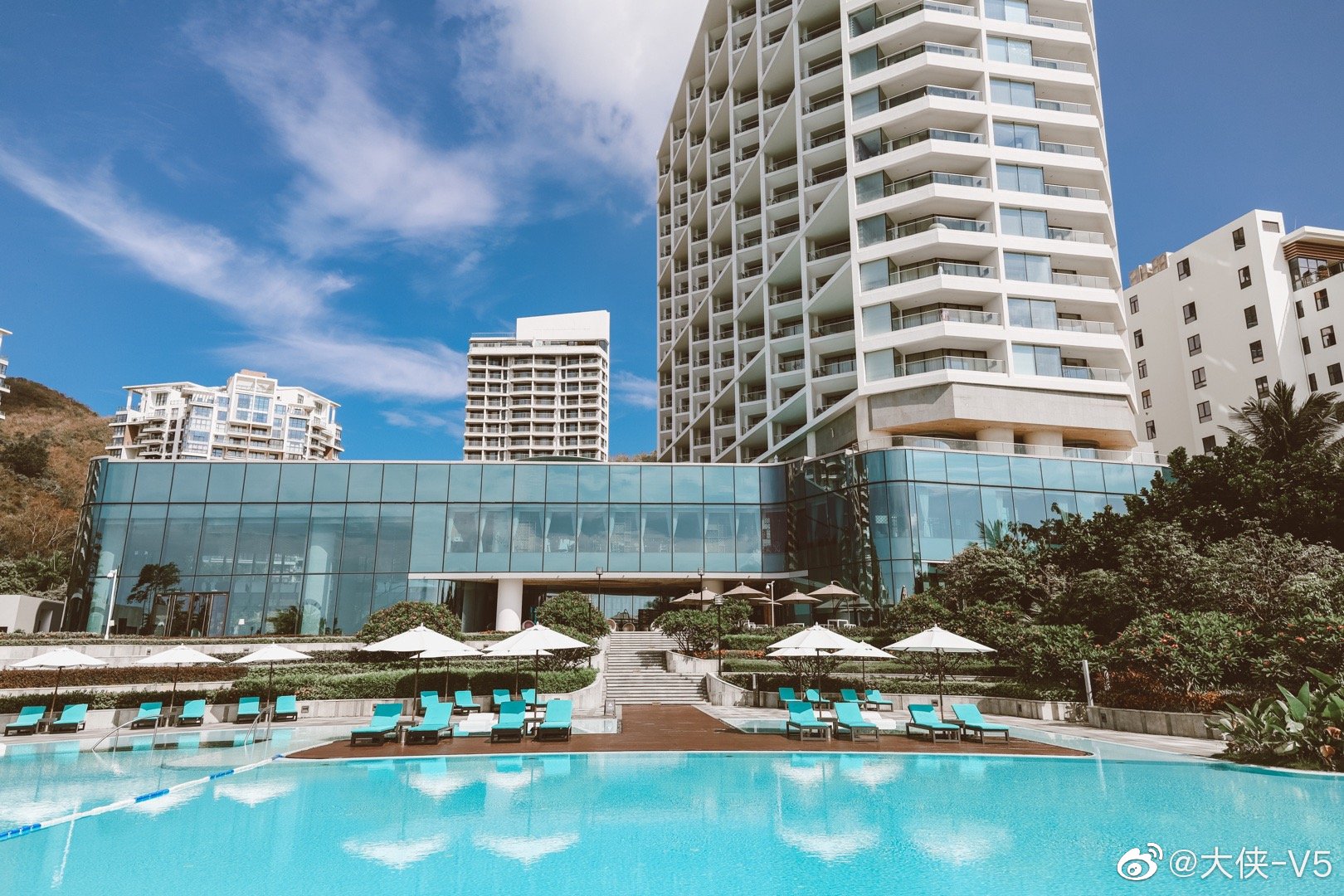 打卡极受小哥哥小姐姐喜欢的三亚网红酒店三亚山海天大酒店傲途格精选