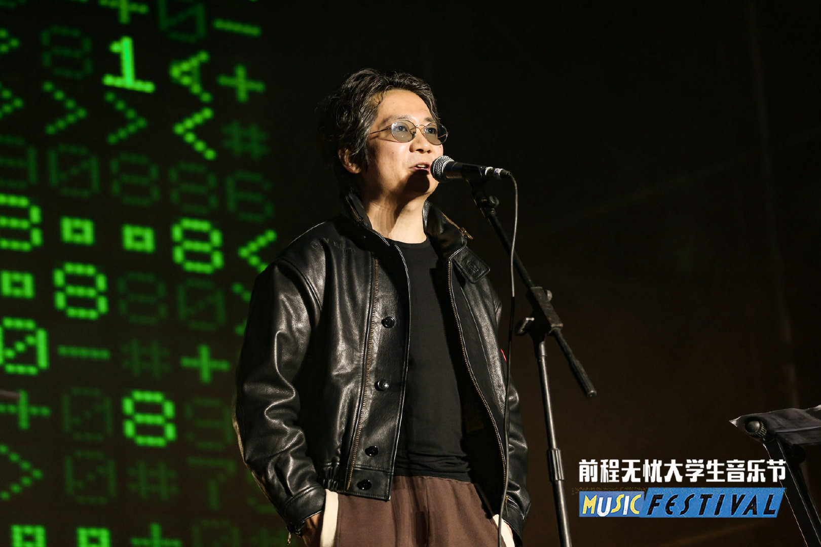 17 14:15:05            不要音乐 1 / 9 白纸扇-一支先后发行有《大