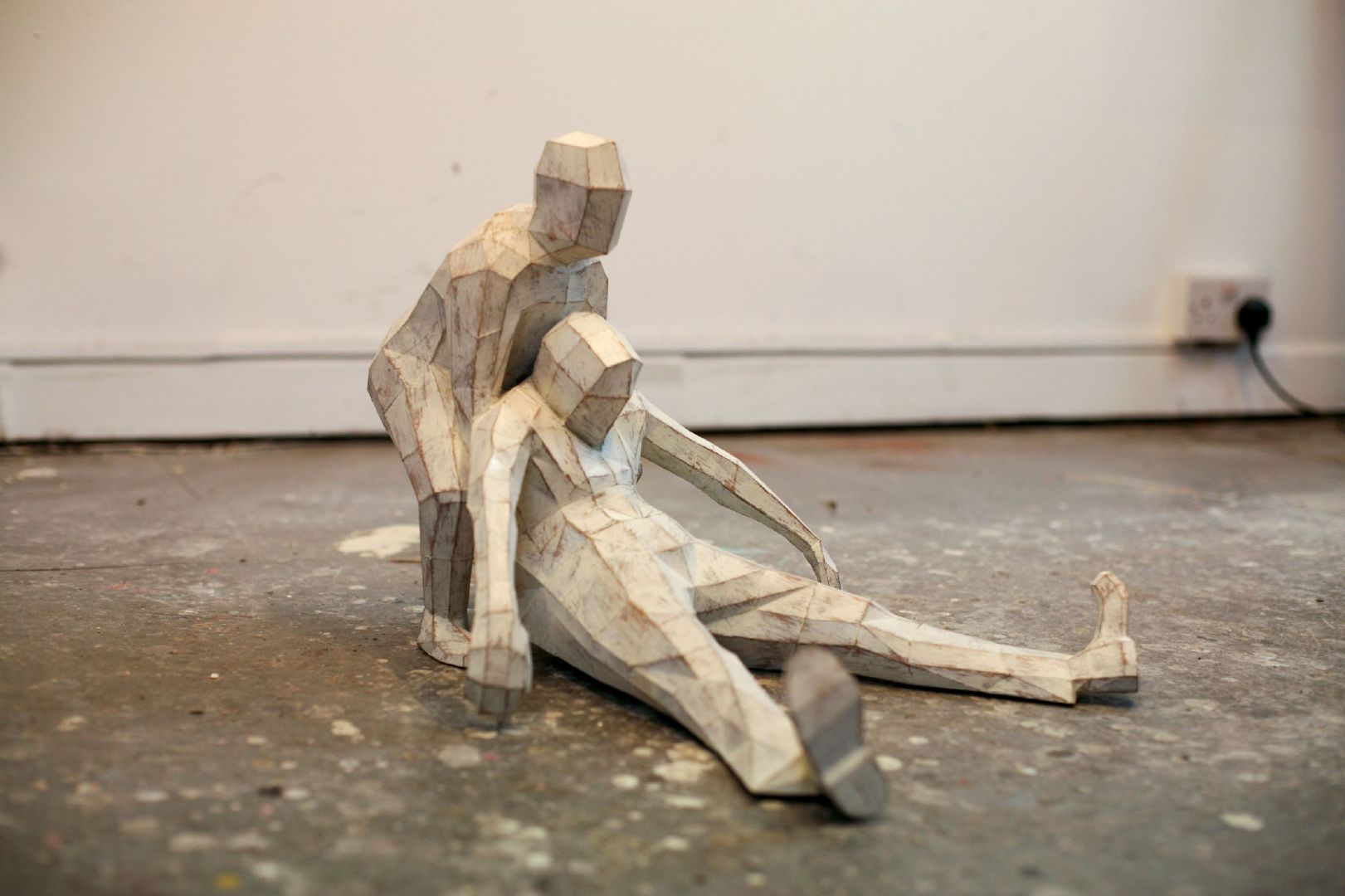 由折叠纸制成的雕塑|雕塑|纸制|颜料_新浪新闻