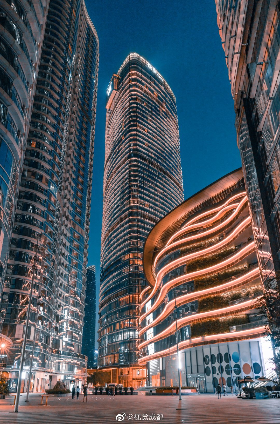 成都的城市肌理,舒心的现代化建筑美感.cr:@xiaoheyoo