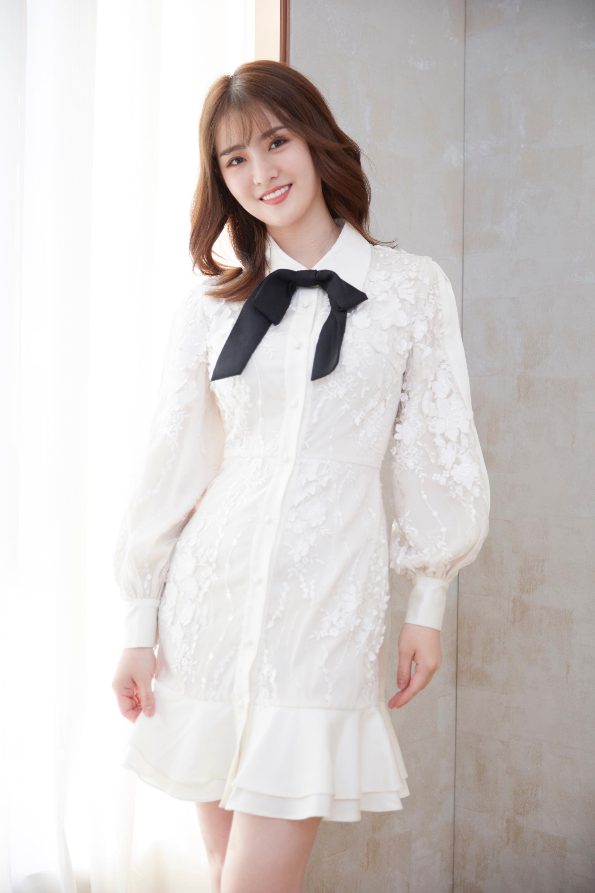 由梦秦饰演女主的《碧血丹砂》今日公映,戏中作为仡佬族后代