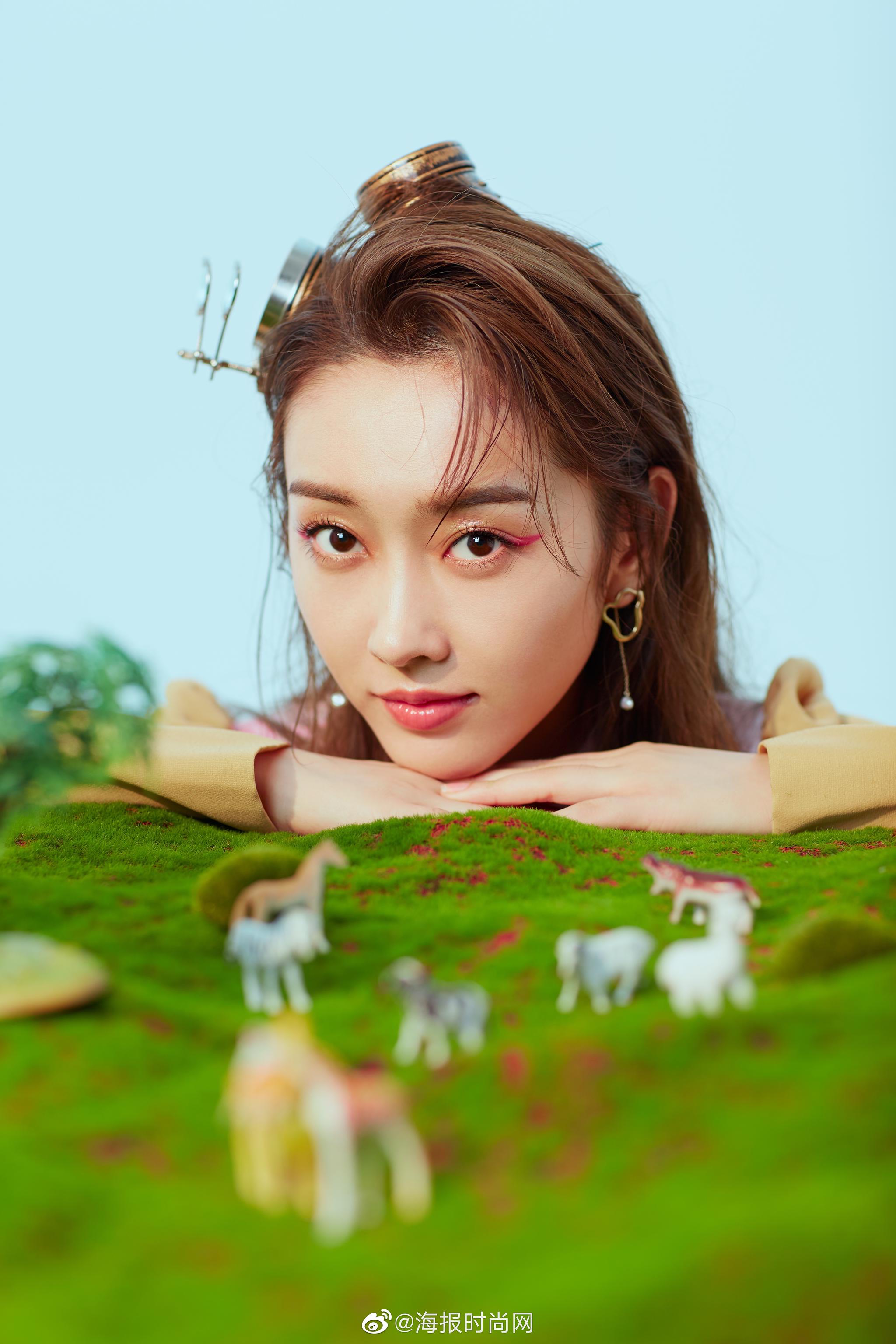 今日份营业宣璐晒大片化身绿洲人鱼