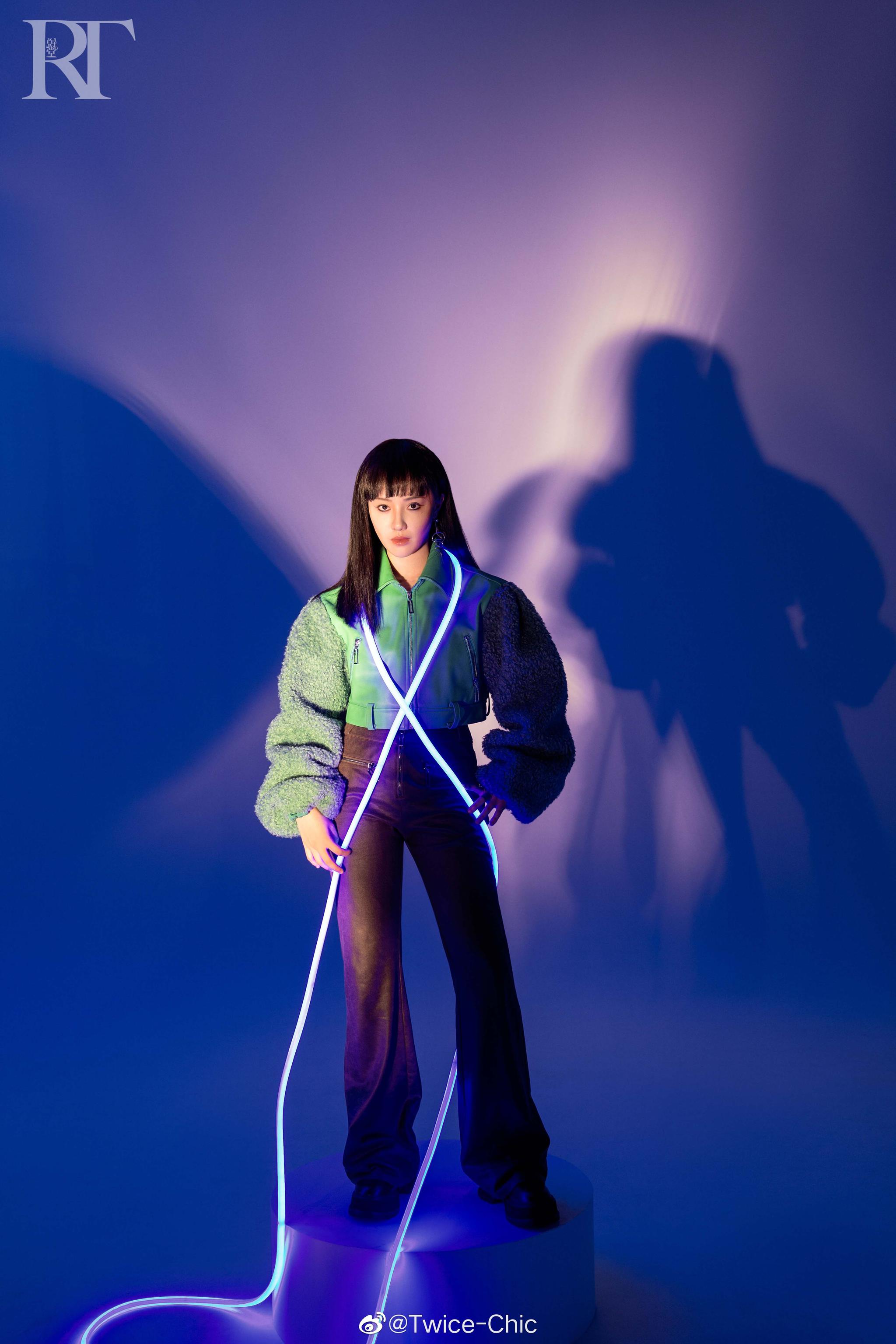 演员@王鹤润rain 新时尚大片发布,复古宽檐帽与一刀切刘海