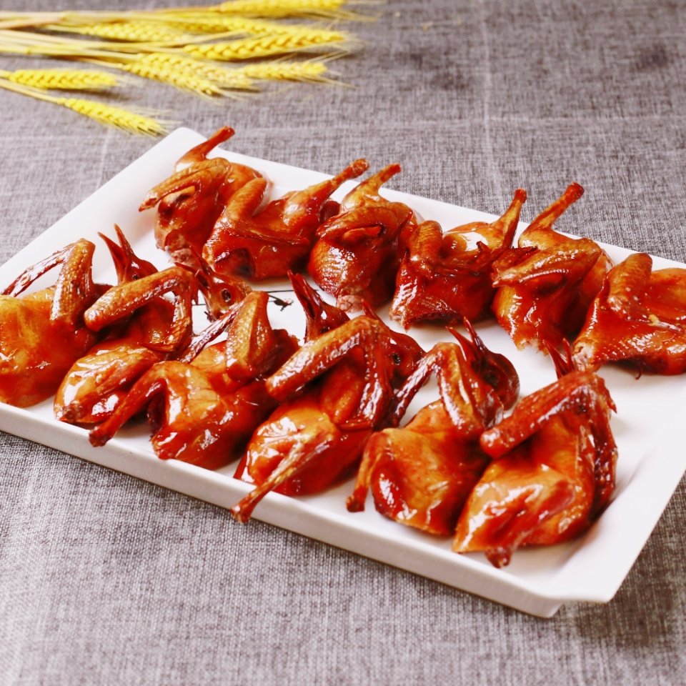 又是一年秋分养生季和小伙伴们相约来到石家庄孙大厨鸽子馆在色香味