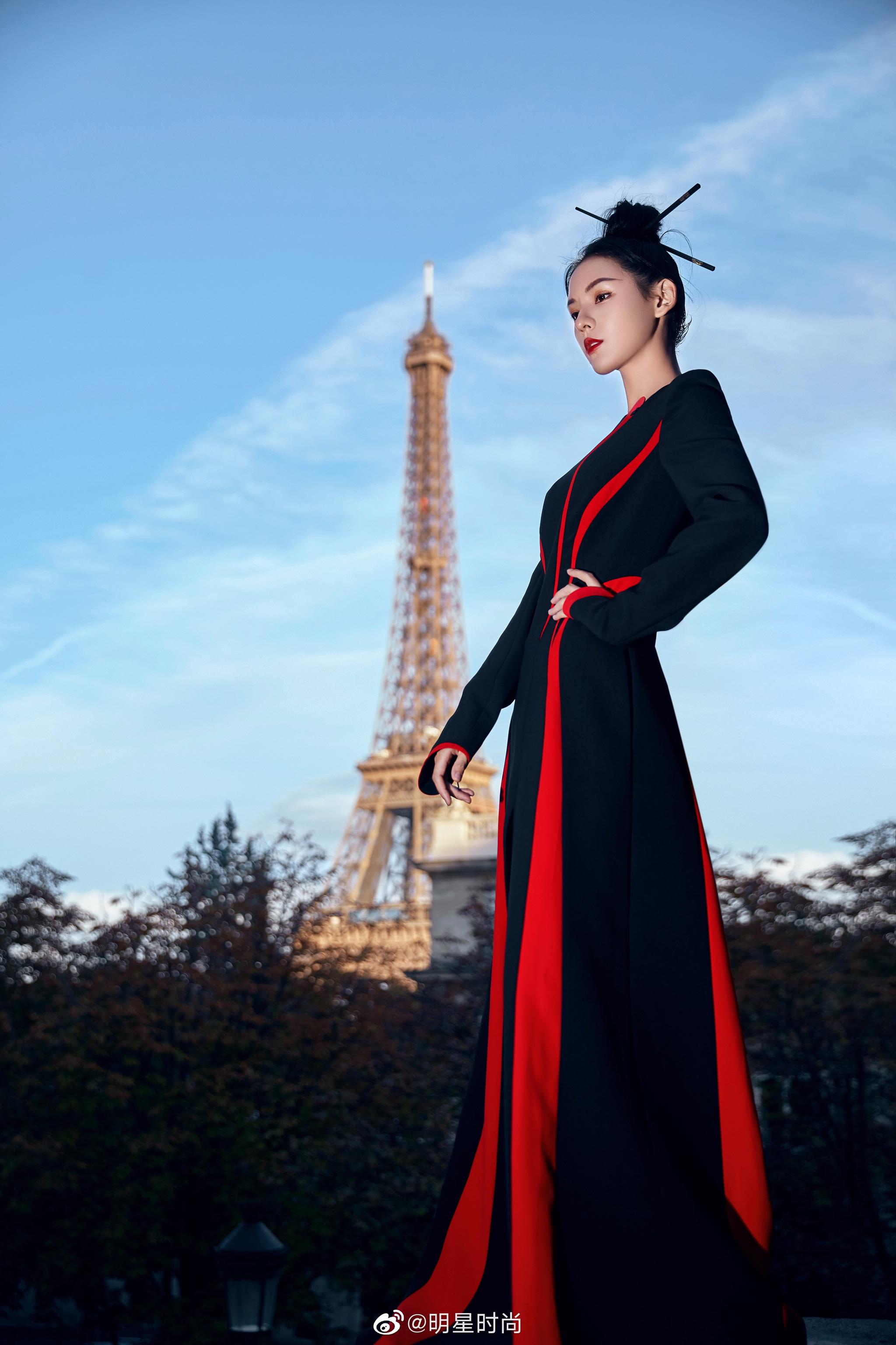 张予曦 携手盖娅传说在巴黎时装周给大家带来一场视觉盛宴