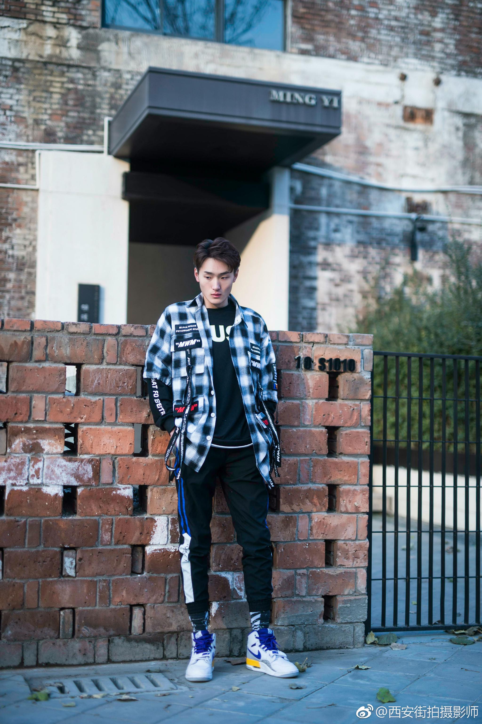 一组西安小帅哥的潮流街拍摄影我出镜奕奕博博