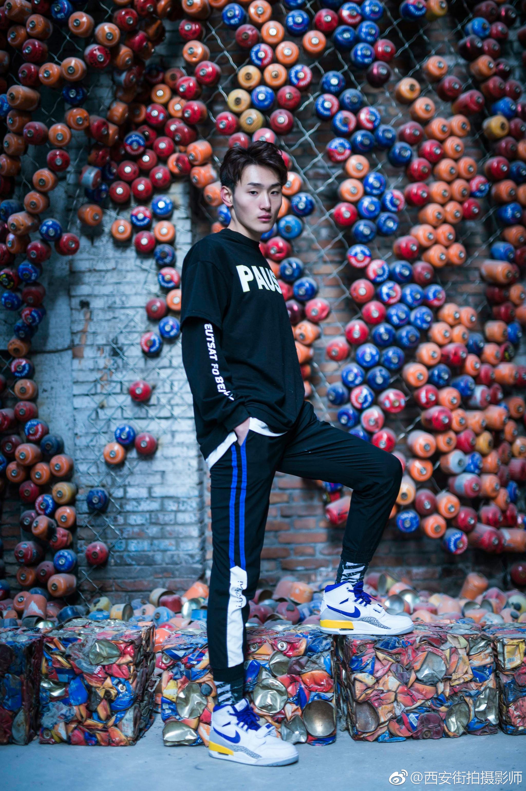 一组西安小帅哥的潮流街拍摄影我出镜奕奕博博