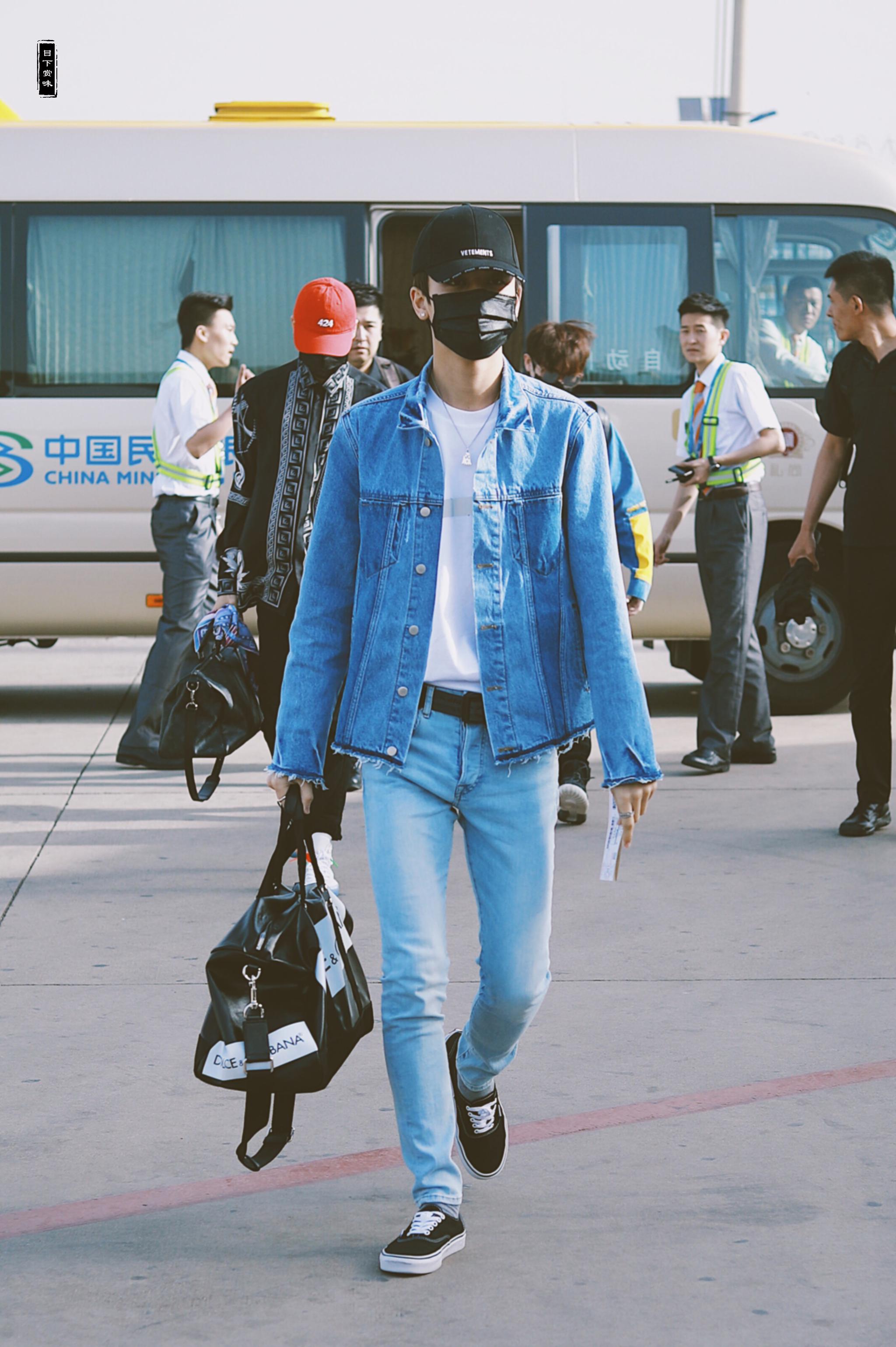 夏日防晒我们小橘是认真的,墨镜 口罩 帽子 叠穿 卫衣全部安排上