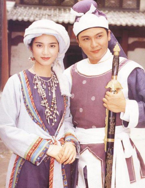 凭借《如来神掌再战江湖》《魔刀侠情》《箭侠恩仇》等电视剧红红火火