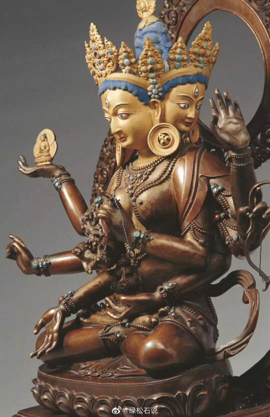 尊胜佛母头戴宝冠