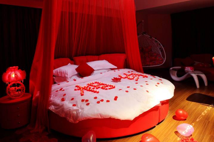 为何情侣房的床以圆床居多? 商家的小心机, 可是将你套的死死的?