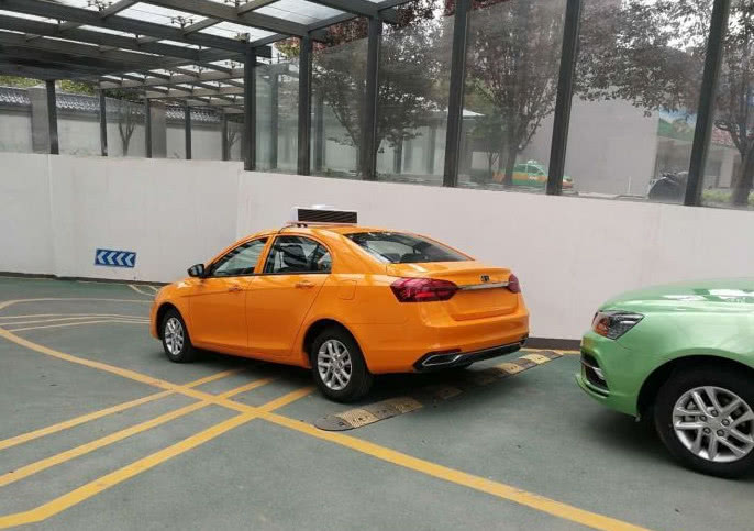 西安吉利甲醇出租车正式亮相,不仅环保还有"特权"!