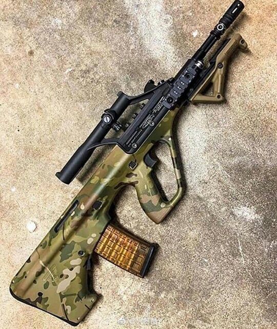 斯太尔公司aug无托步枪颜值还是不错的