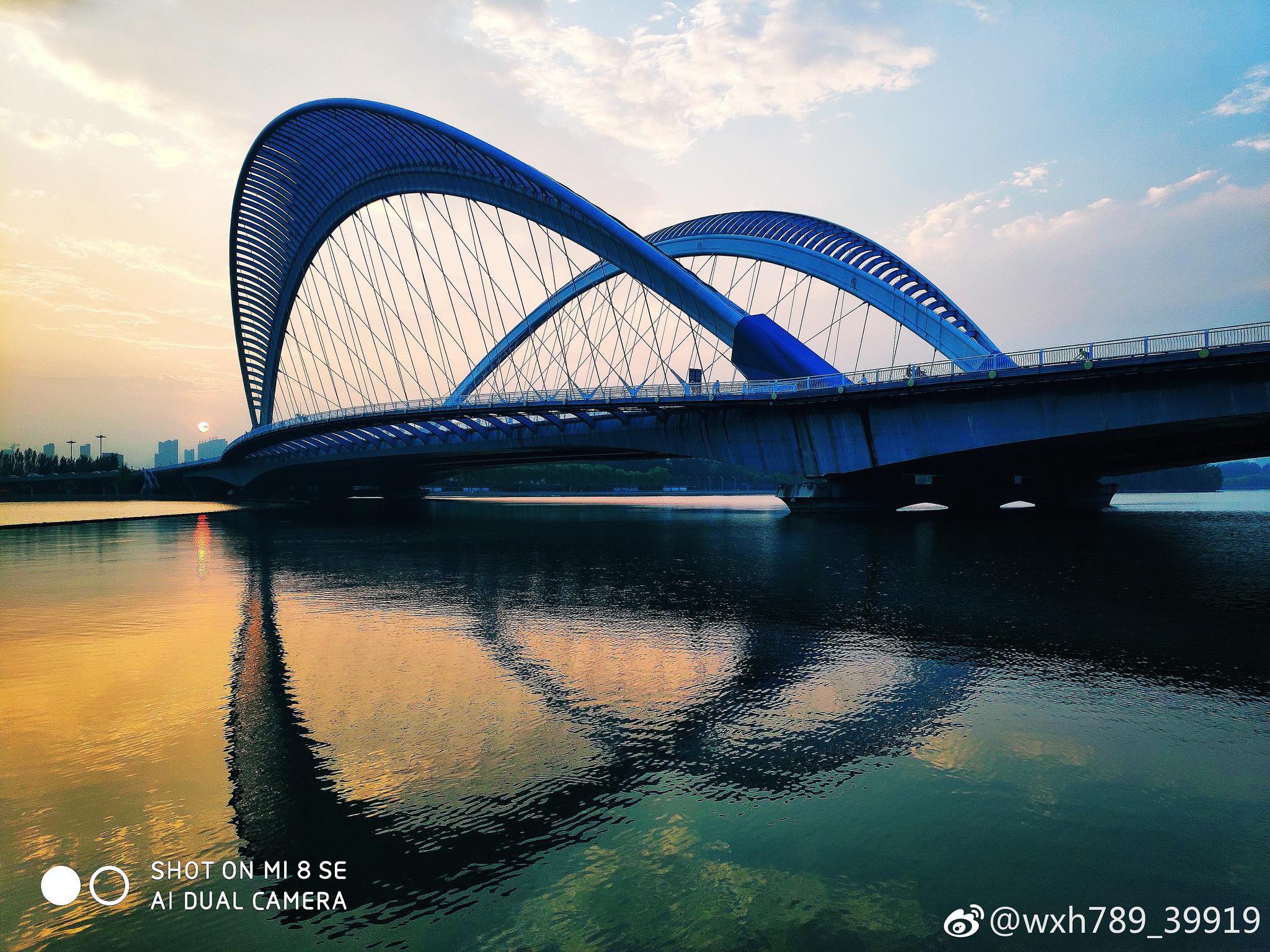 泸州长江二桥东岸钢桁梁完成吊装 预计12月合龙_四川在线