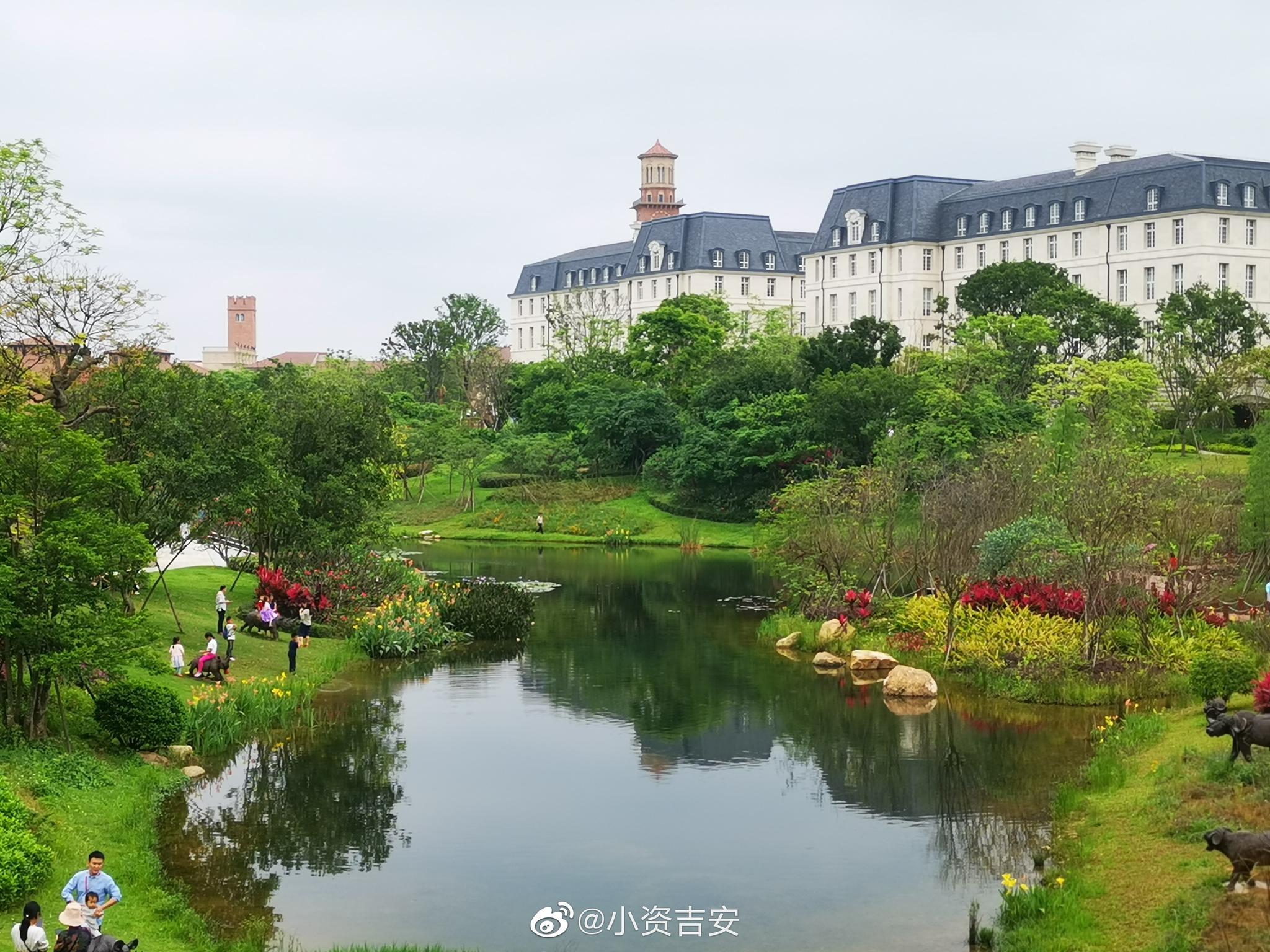 东莞松山湖溪流背坡村华为欧洲小镇的办公环境真的是太棒了