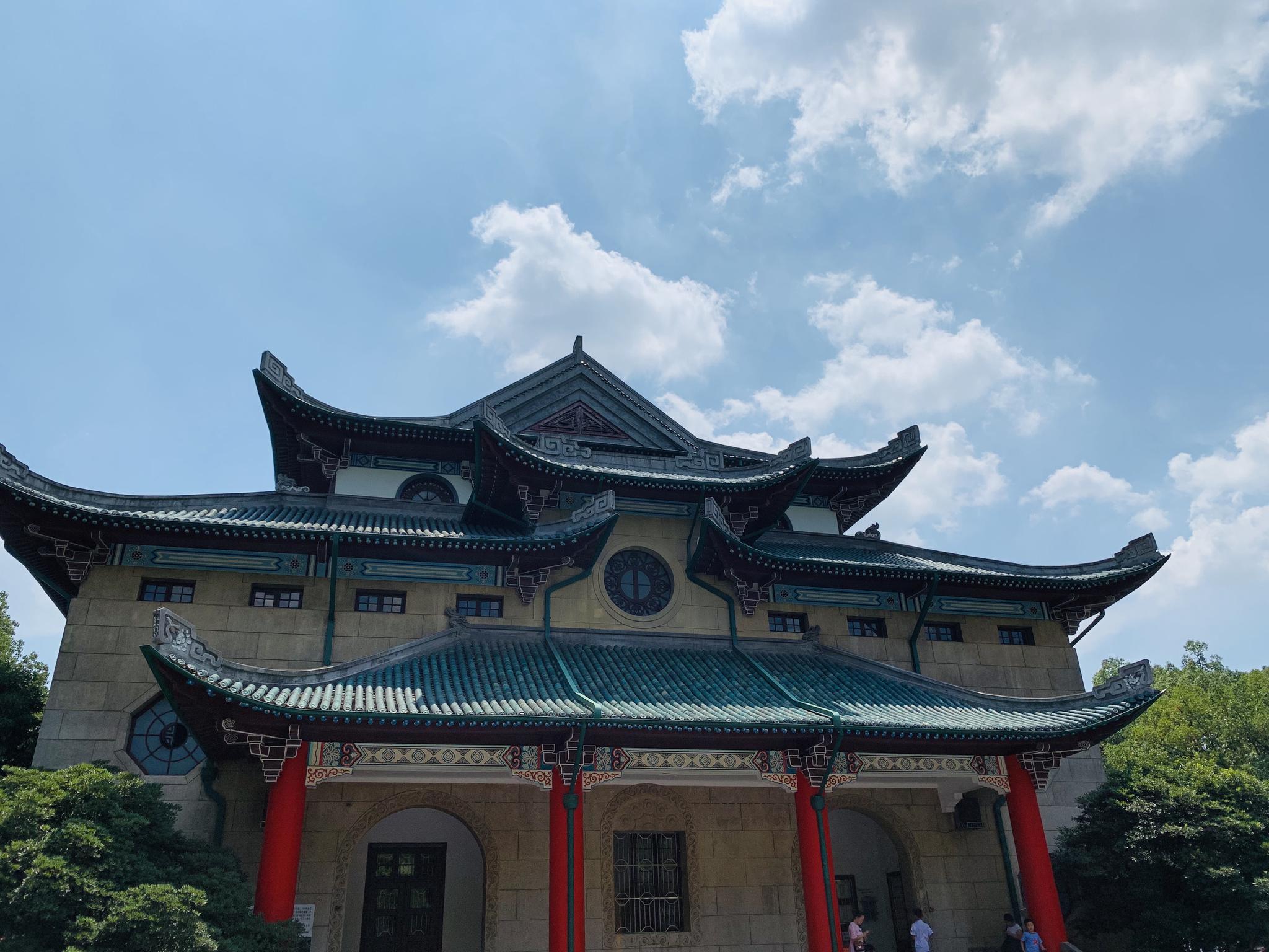 从湖南大学走到湖南师大,其实都在岳麓山上