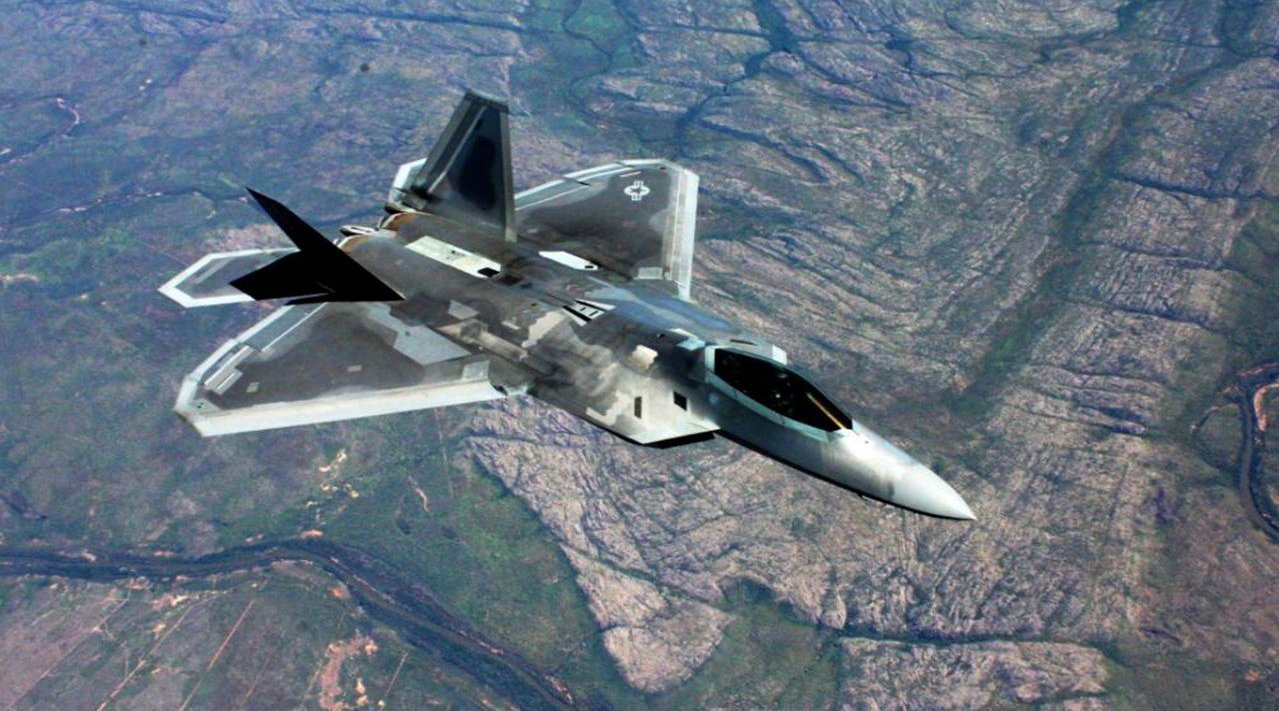 新版歼-31获超级装备,具备和美军最强战机f-22决雌雄的实力!